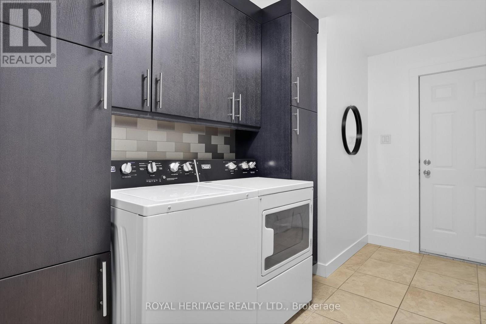 30 KAREN DRIVE - 25