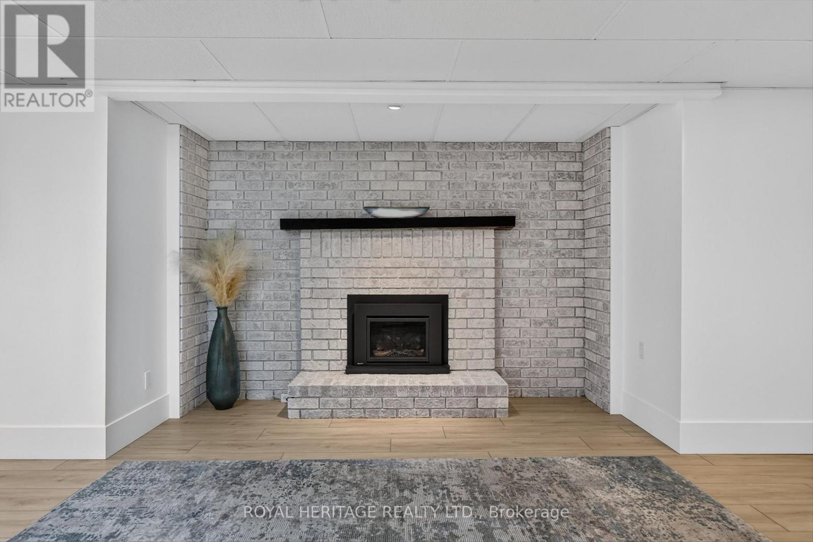 30 KAREN DRIVE - 27