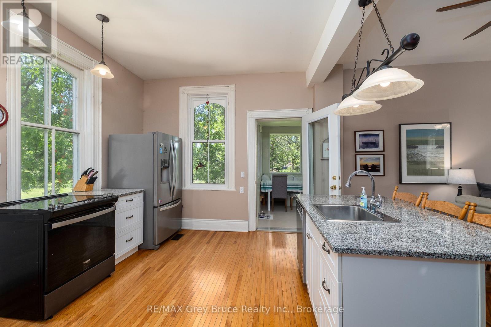 580 23RD STREET W - 15