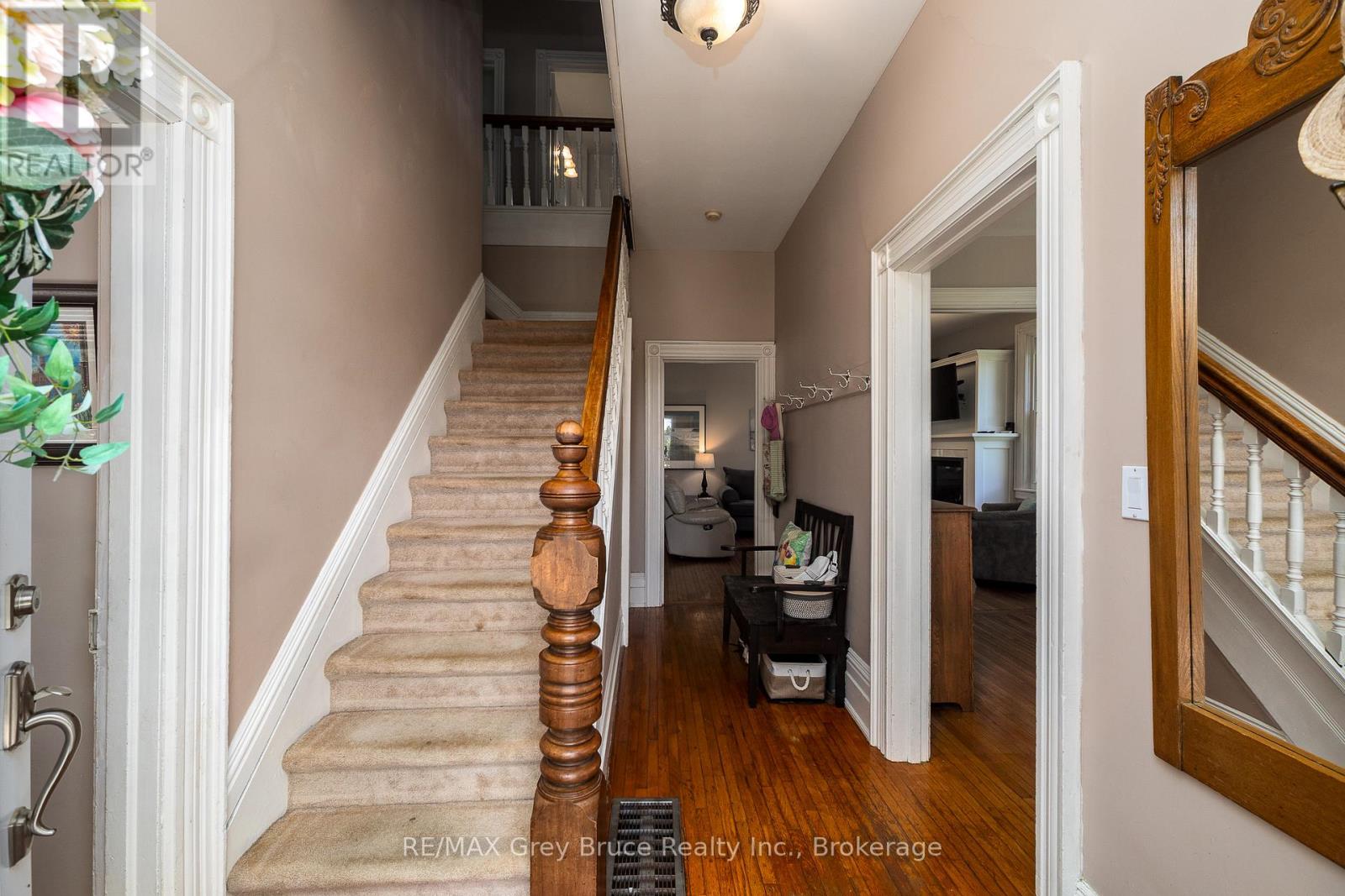 580 23RD STREET W - 6