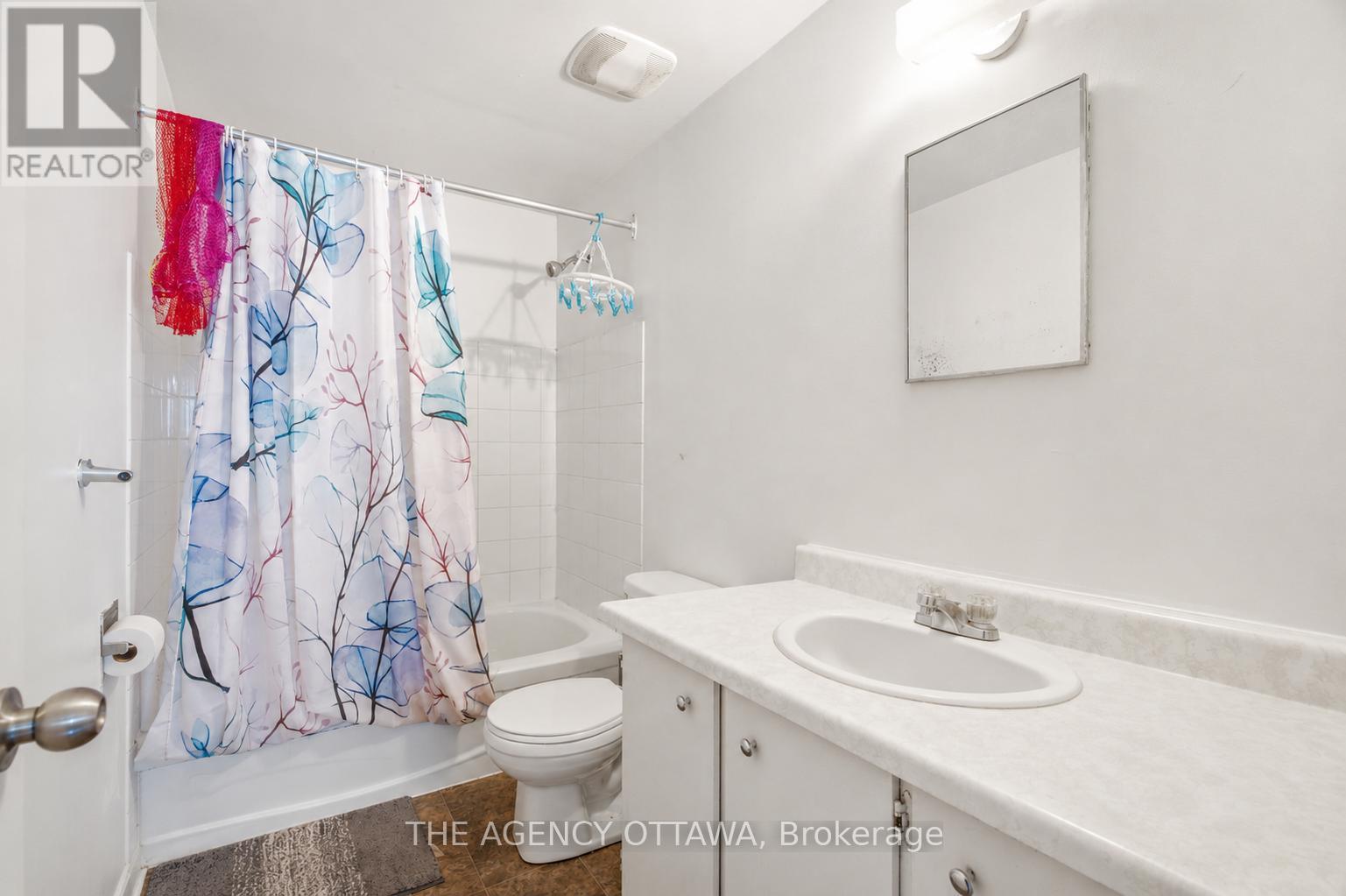 3 Bed, 2 Bath House for Sale in Ottawa – 85 – 3202 STOCKTON DRIVE, Ottawa – MLS# X13470754 - Image 25