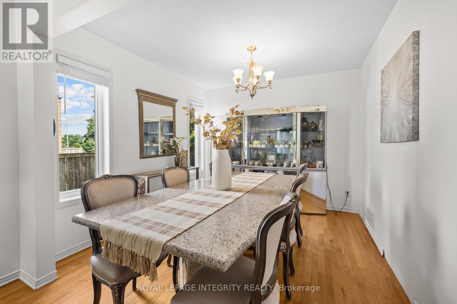 4 Bed, 4 Bath House for Sale in Ottawa – 25 CRYSTAL PARK CRESCENT, Ottawa – MLS# X13470774 - Image 7