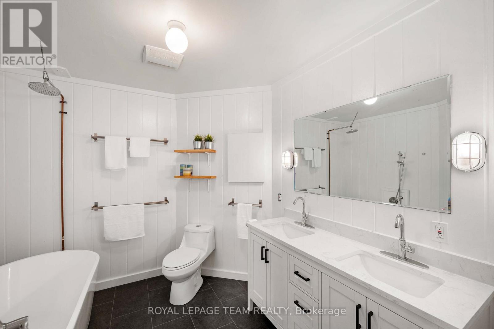 5 Bed, 3 Bath House for Sale in Ottawa – 631 COURTENAY AVENUE, Ottawa – MLS# X13470792 - Image 21