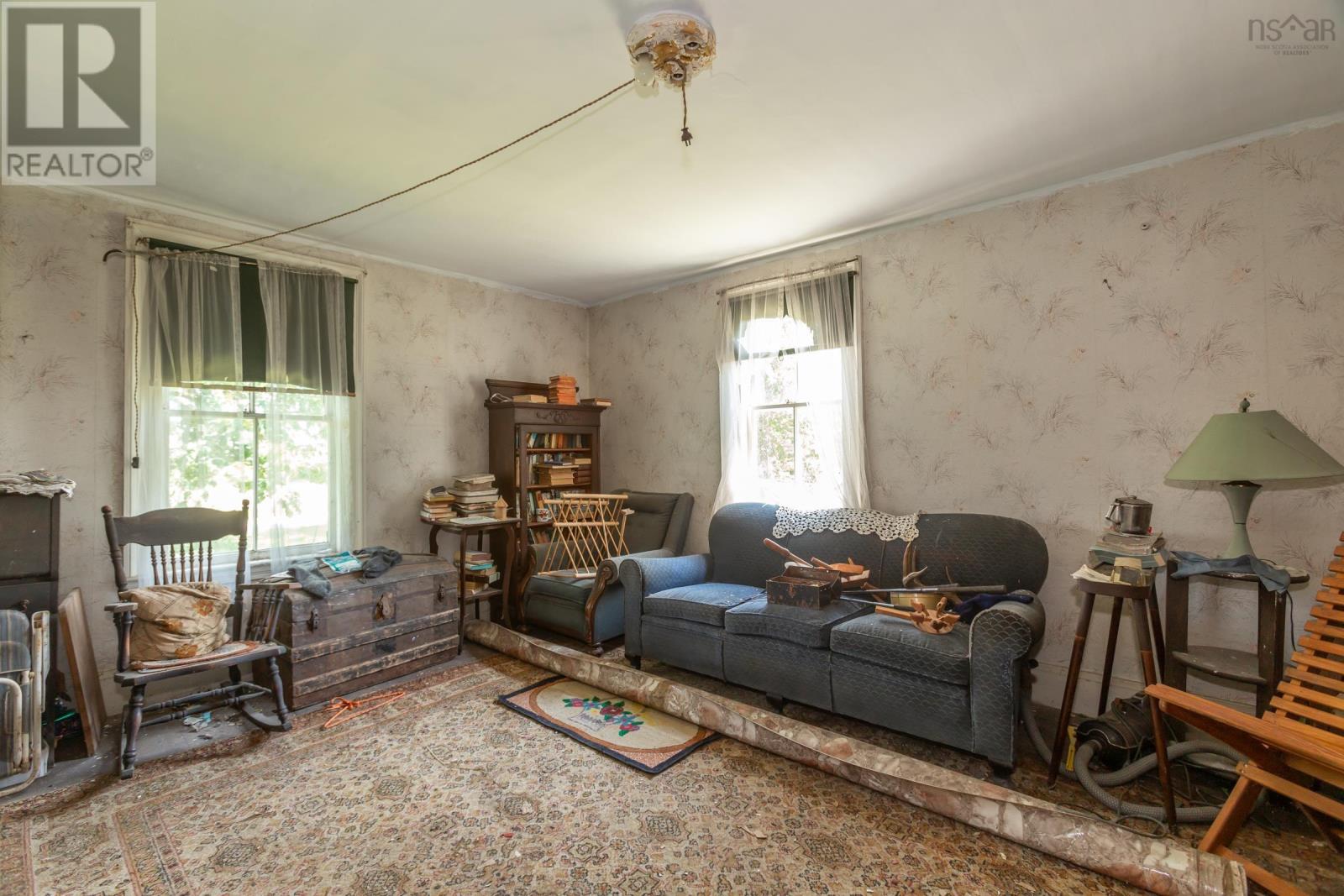 645 Leonard Road - 11