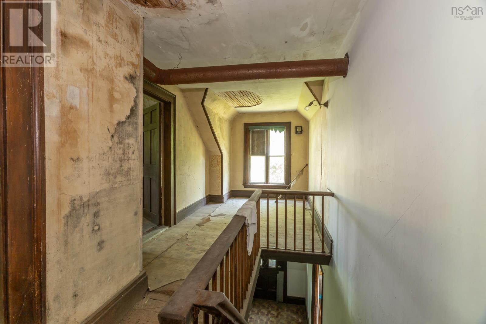 645 Leonard Road - 19