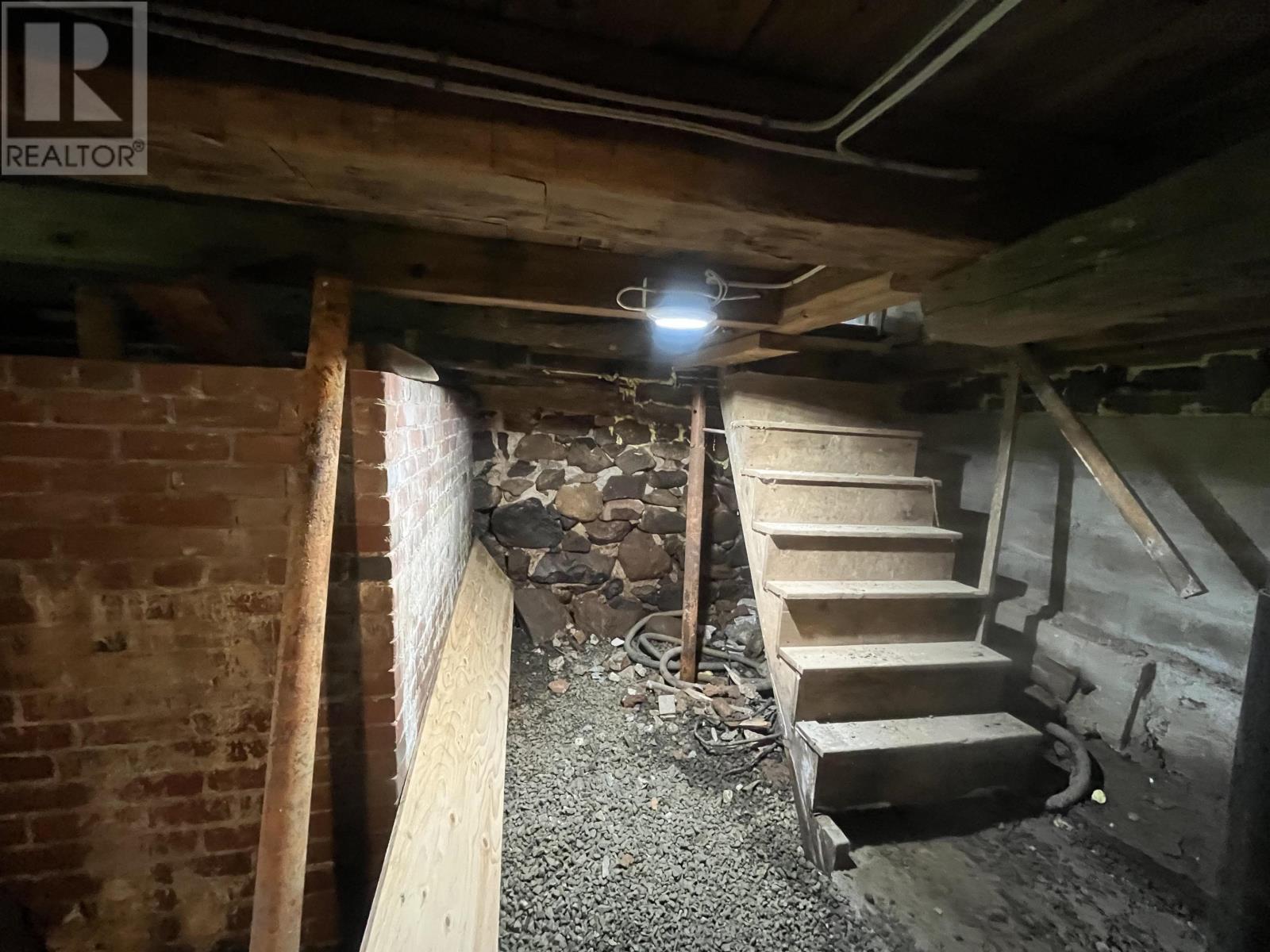 645 Leonard Road - 24