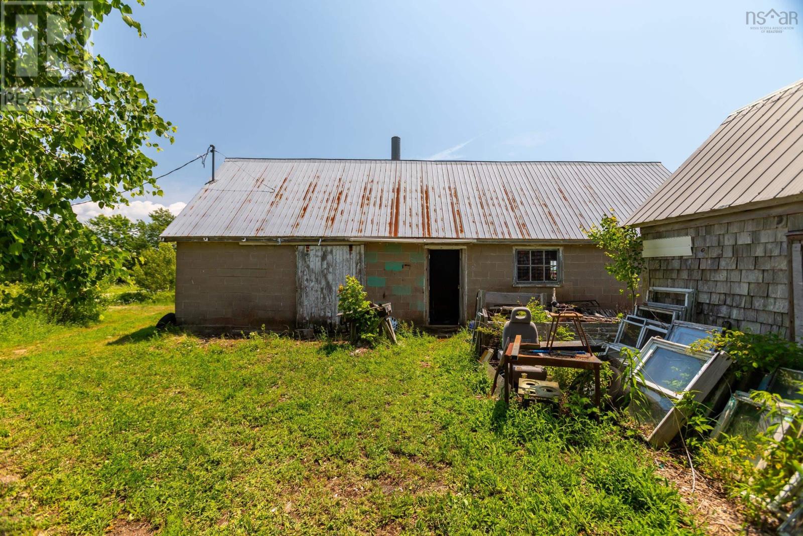 645 Leonard Road - 31