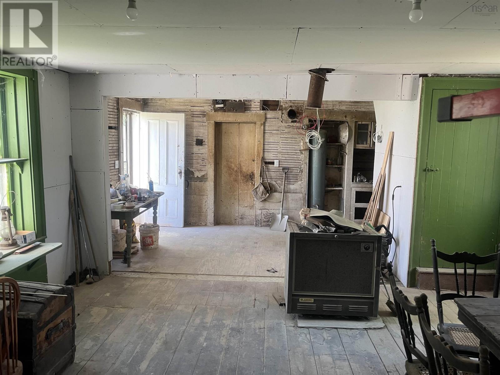 645 Leonard Road - 8