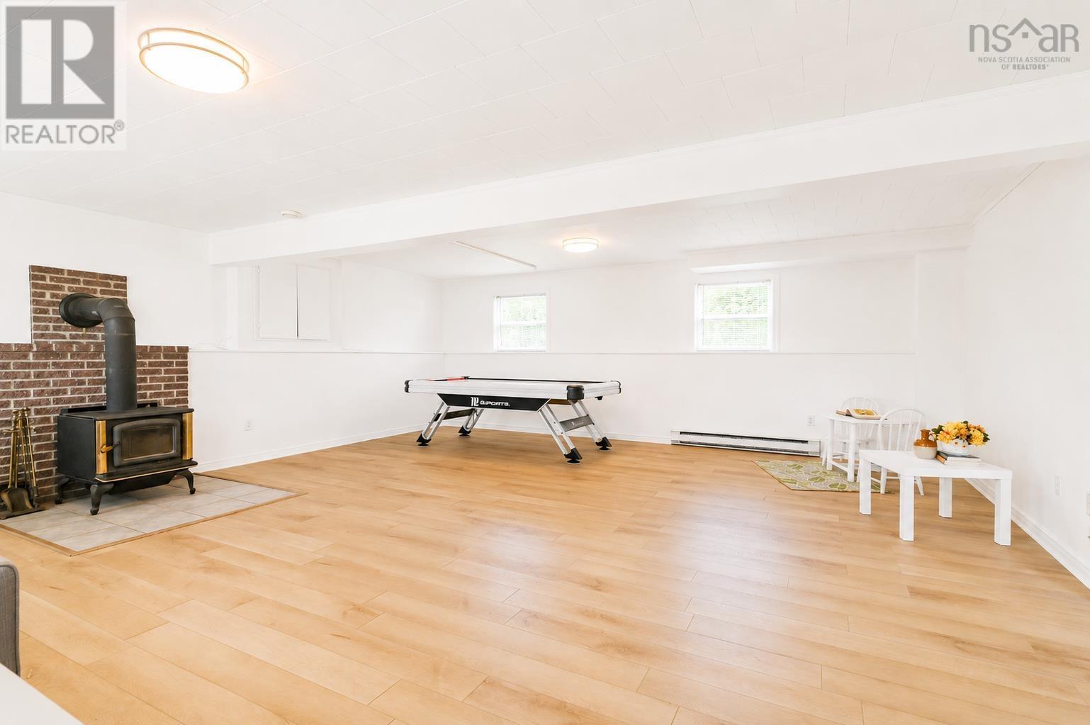 Property 35 of 45 of 1030 Club Crescent ,New Minas