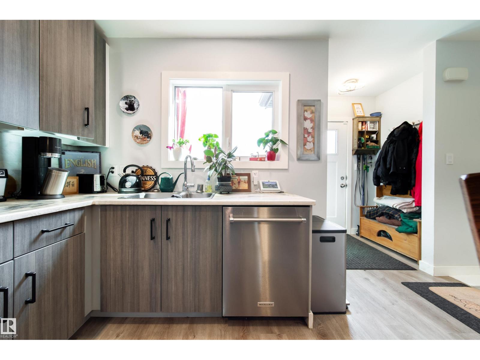 10811 73 AV NW — photo 12