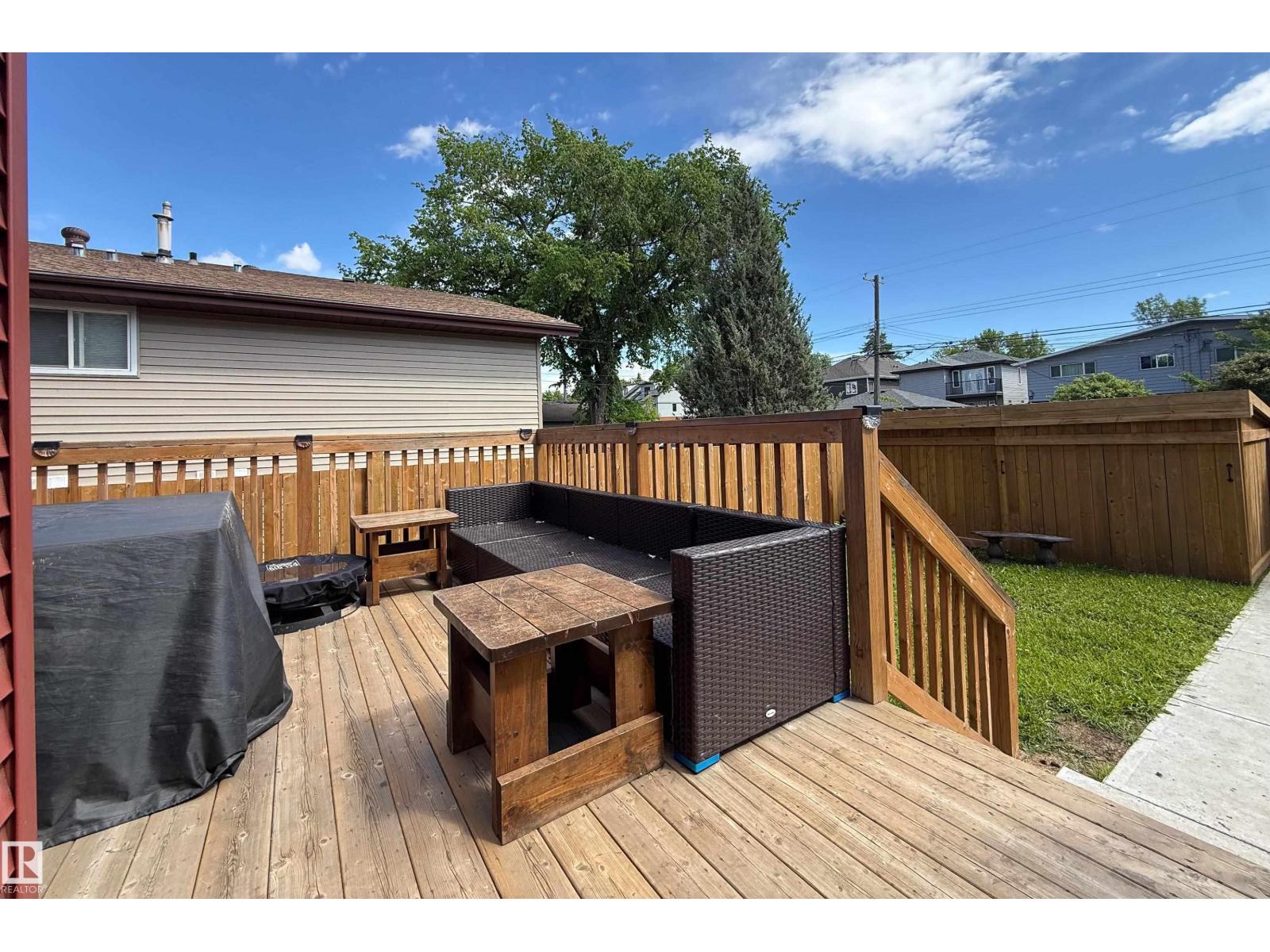 10811 73 AV NW — photo 31