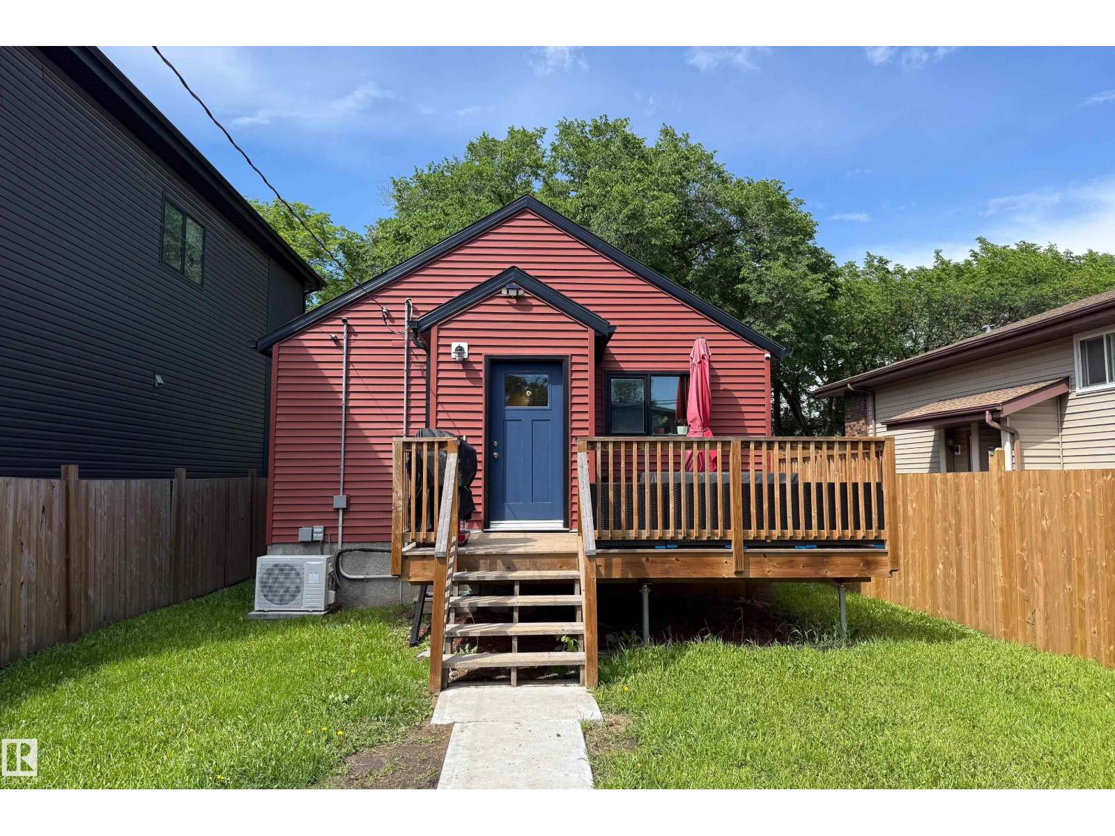 10811 73 AV NW — photo 36
