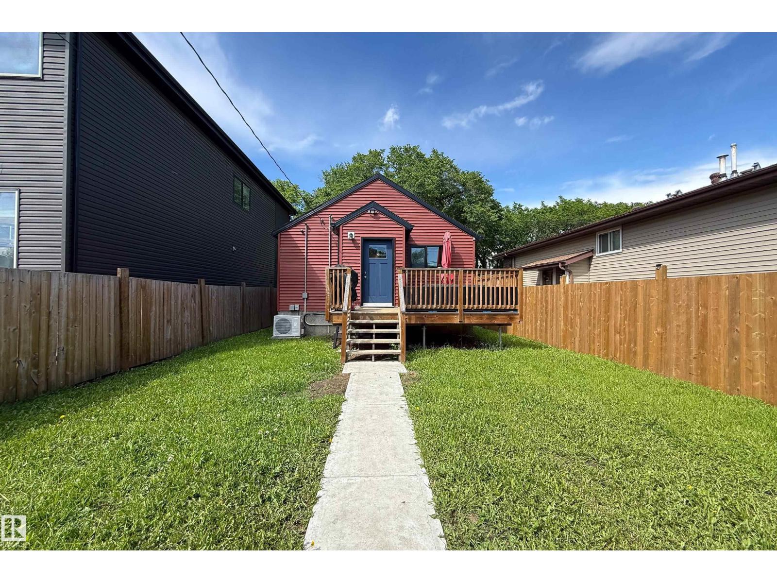 10811 73 AV NW — photo 37
