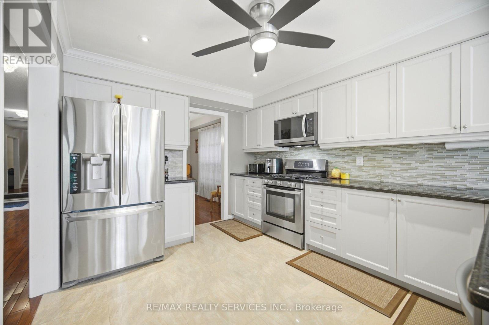 10 MEADOW BUSH COURT - 12