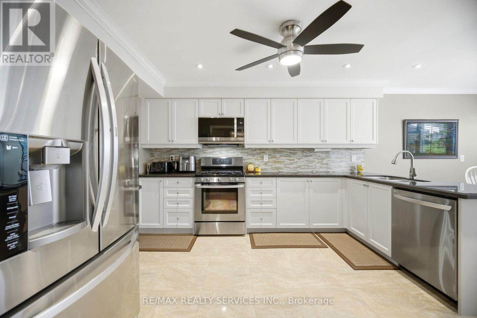 10 MEADOW BUSH COURT - 13