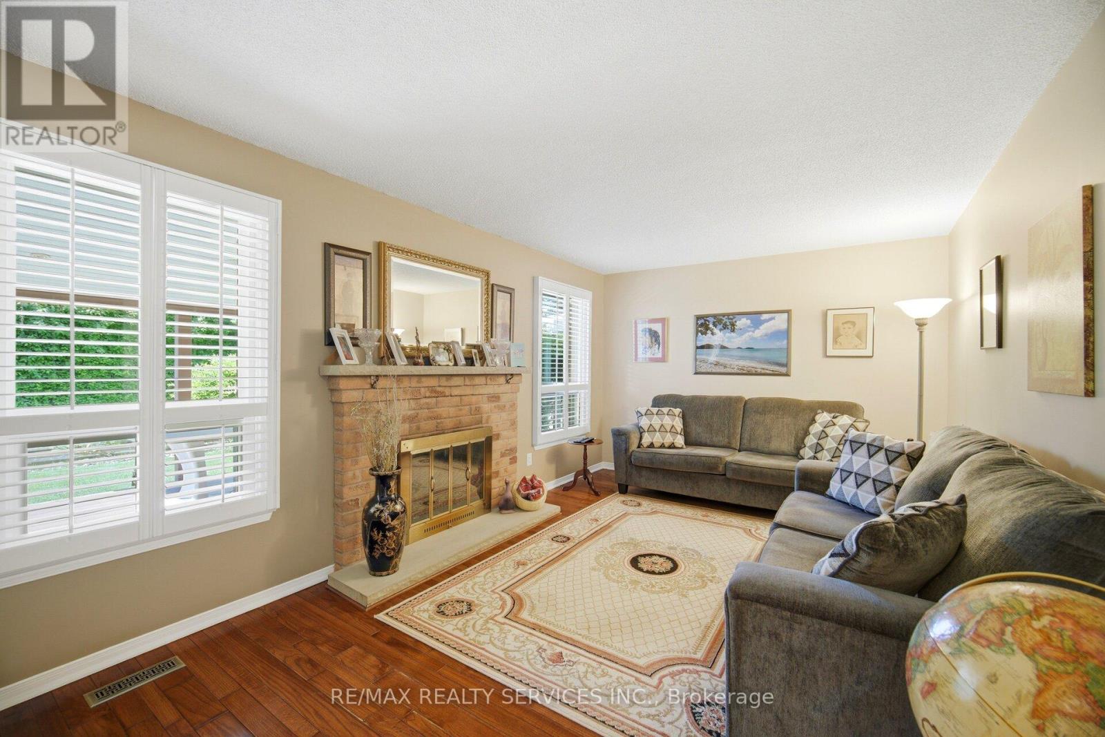 10 MEADOW BUSH COURT - 19