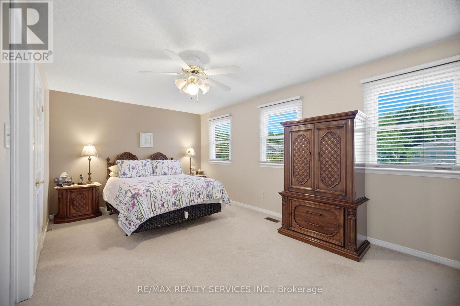 10 MEADOW BUSH COURT - 25