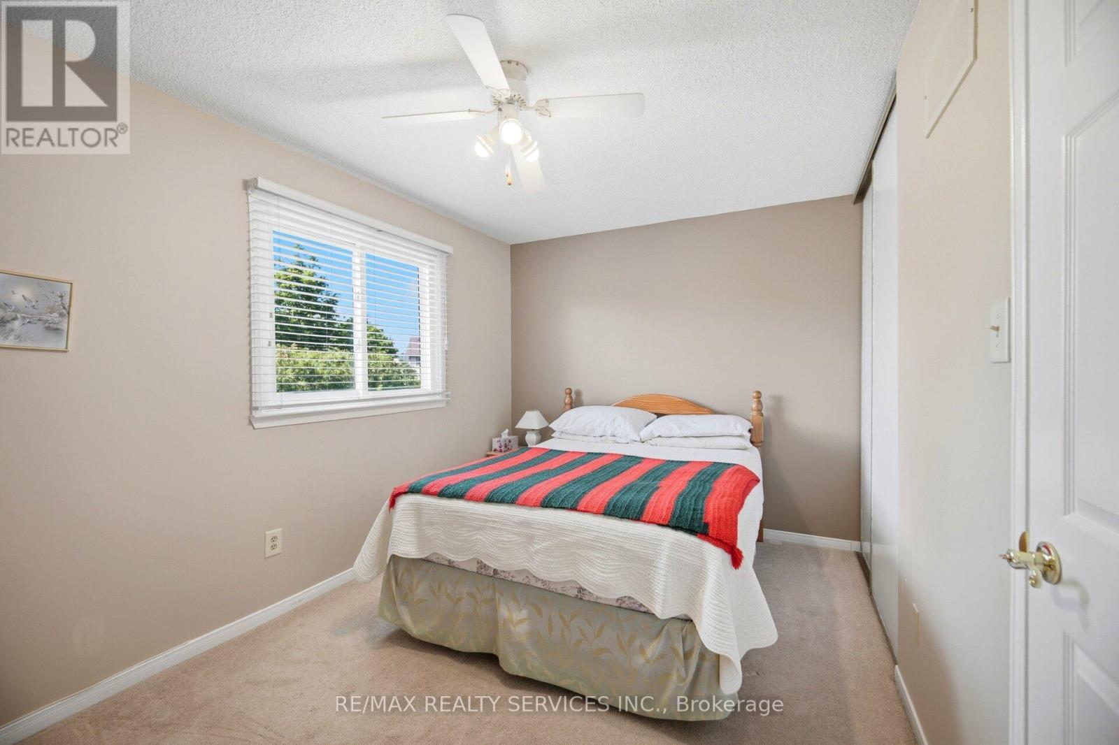 10 MEADOW BUSH COURT - 30
