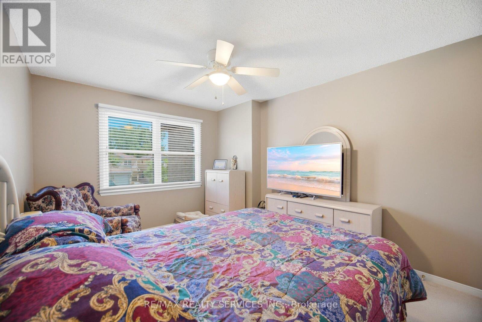 10 MEADOW BUSH COURT - 33