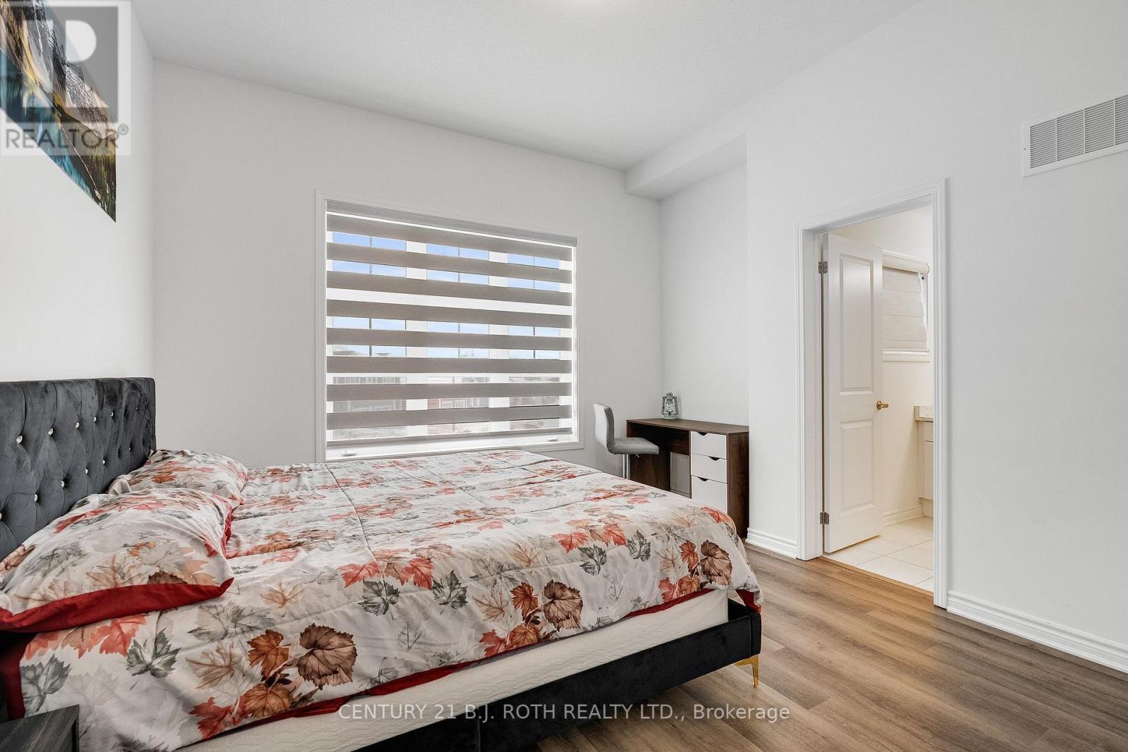 22 DYER CRESCENT - 29