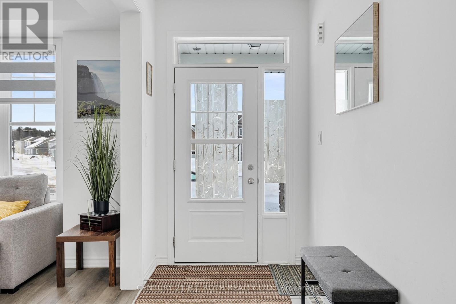 22 DYER CRESCENT - 3