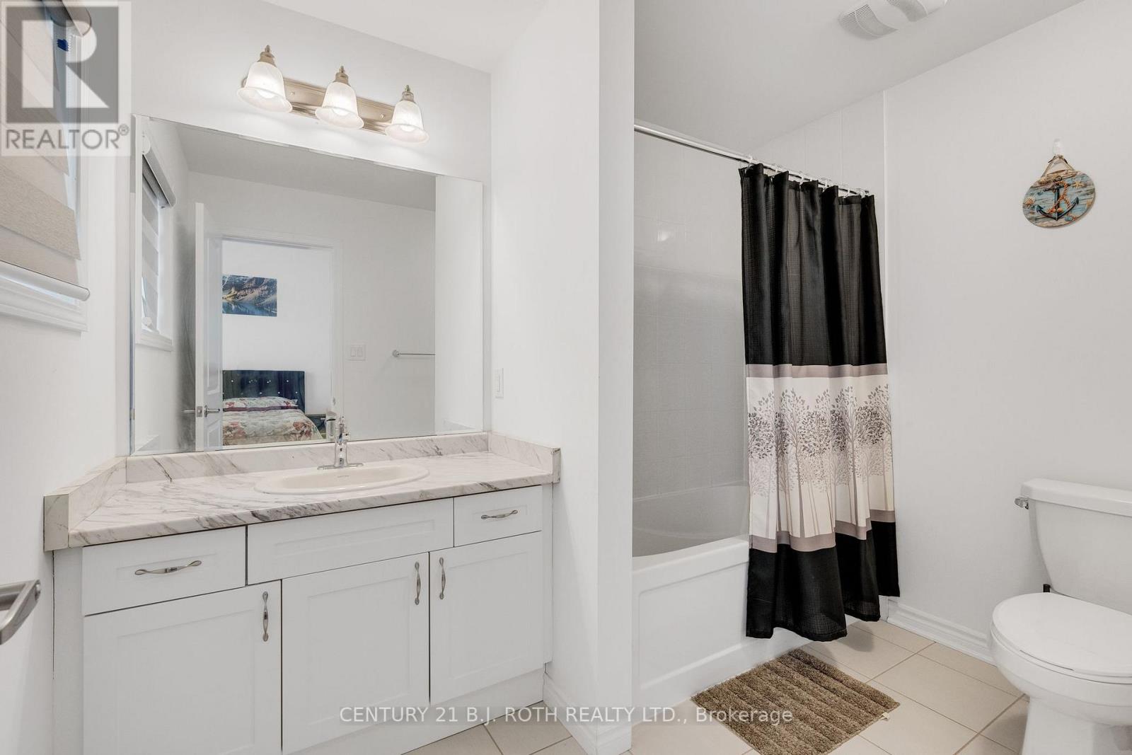 22 DYER CRESCENT - 30