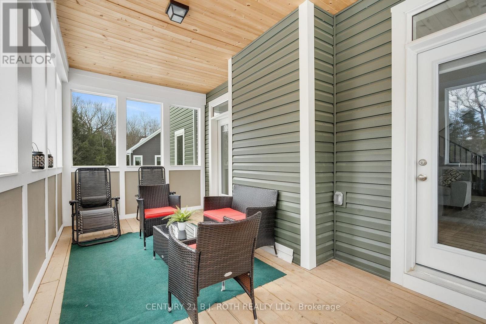 22 DYER CRESCENT - 7