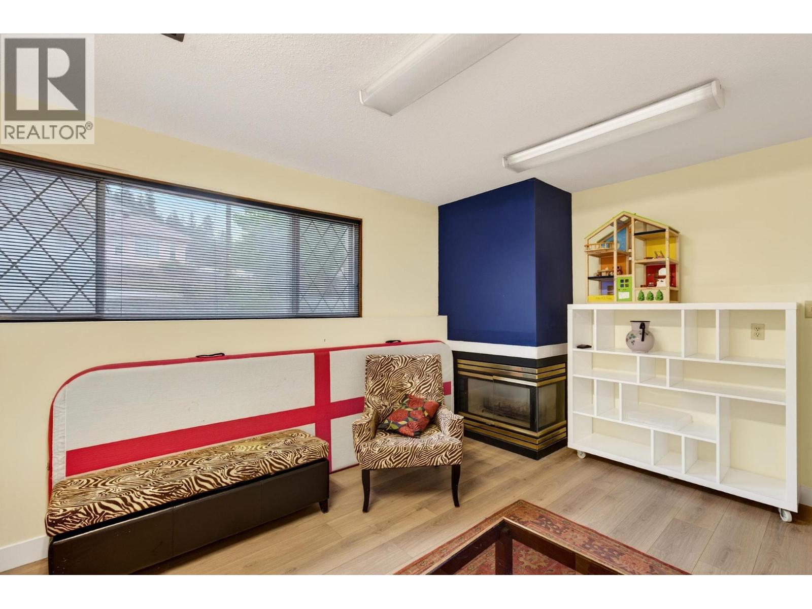 5957 Turner Avenue - 23