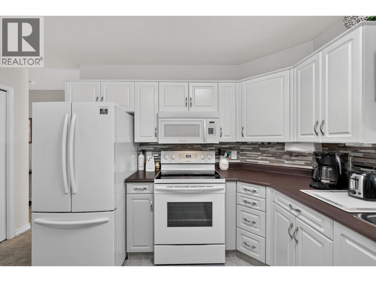 101 933 Harvey Avenue, Kelowna
