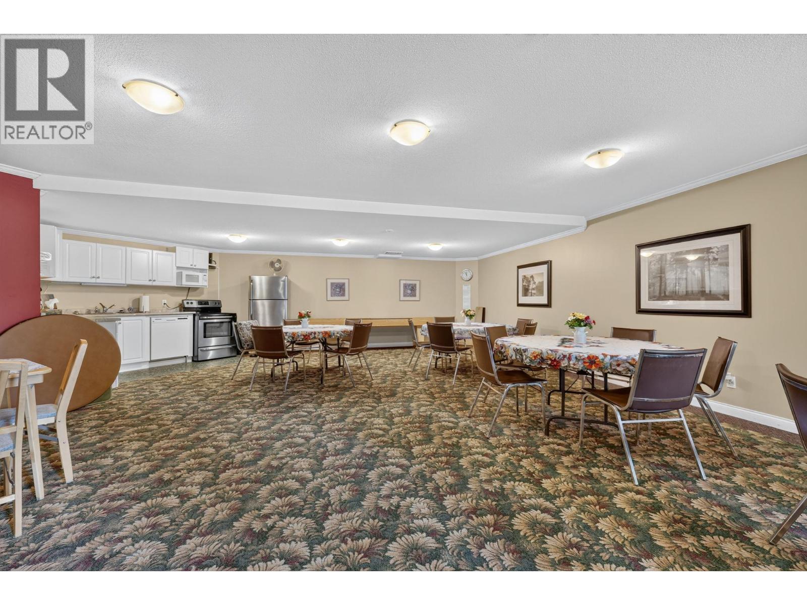 101 933 Harvey Avenue, Kelowna
