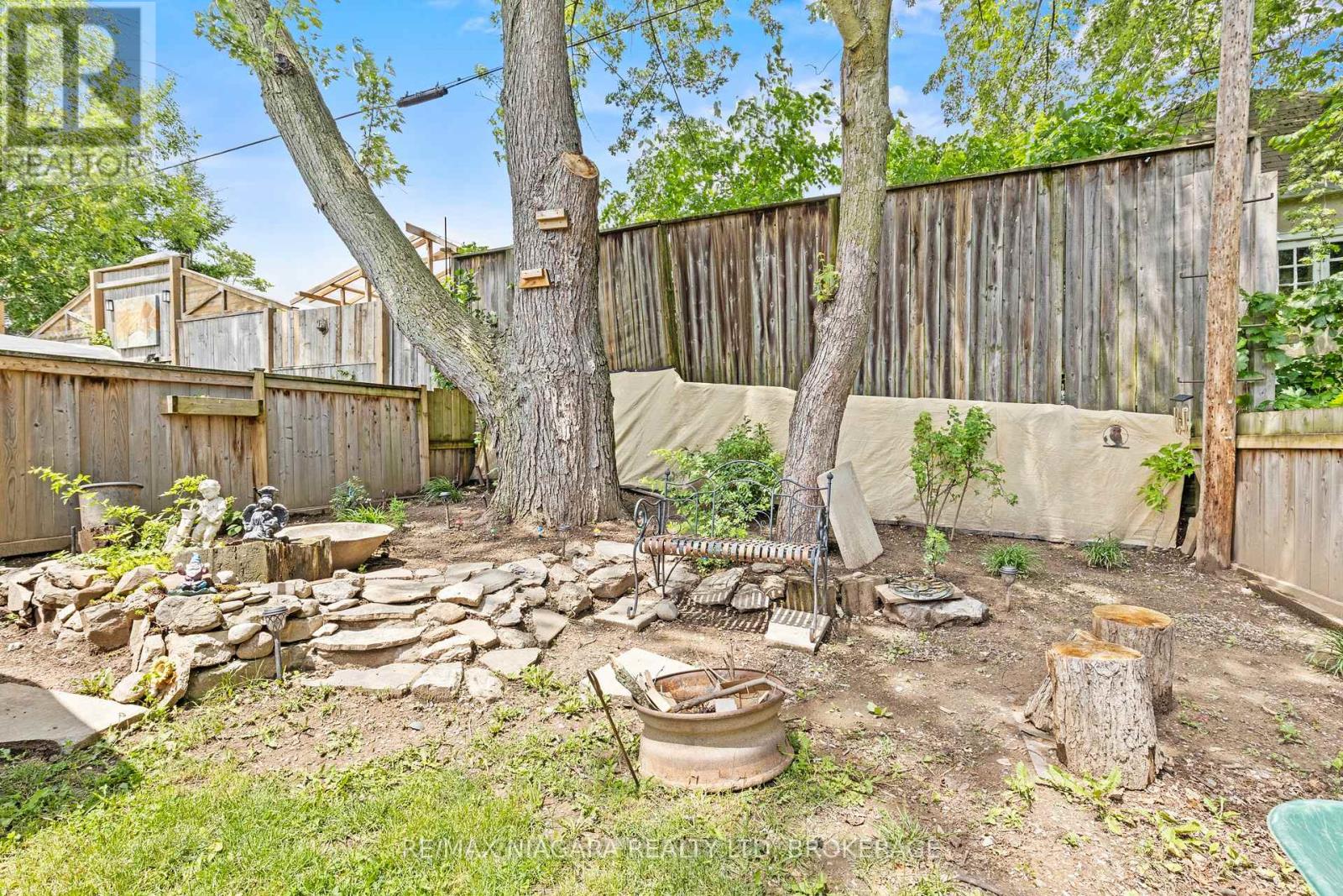 42 MCCORMICK STREET - 27