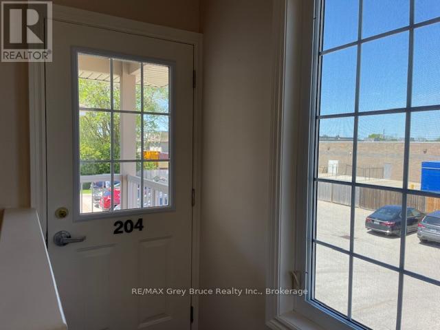 #204 1550 12TH AVENUE E - 28
