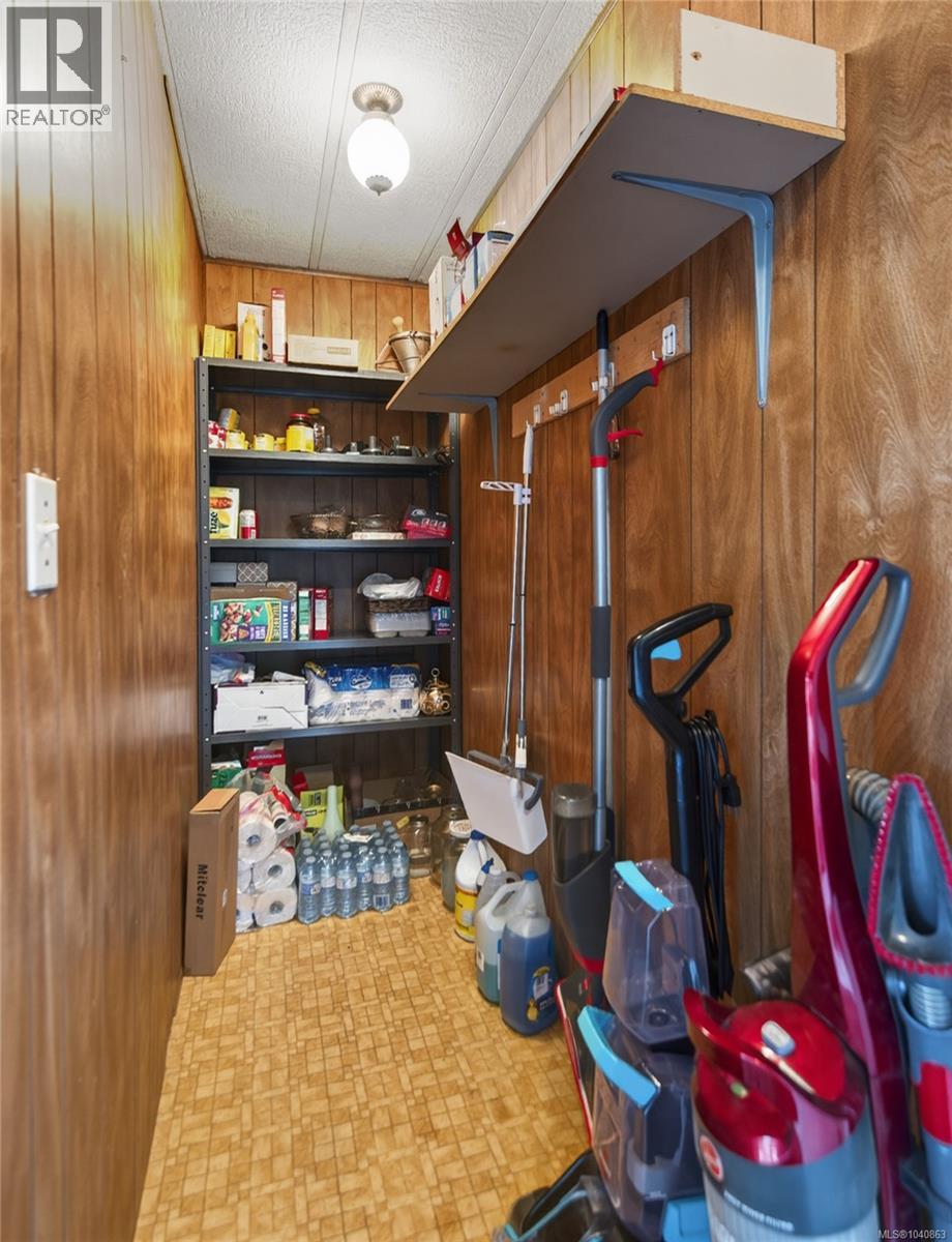 2068 4th St E - 27