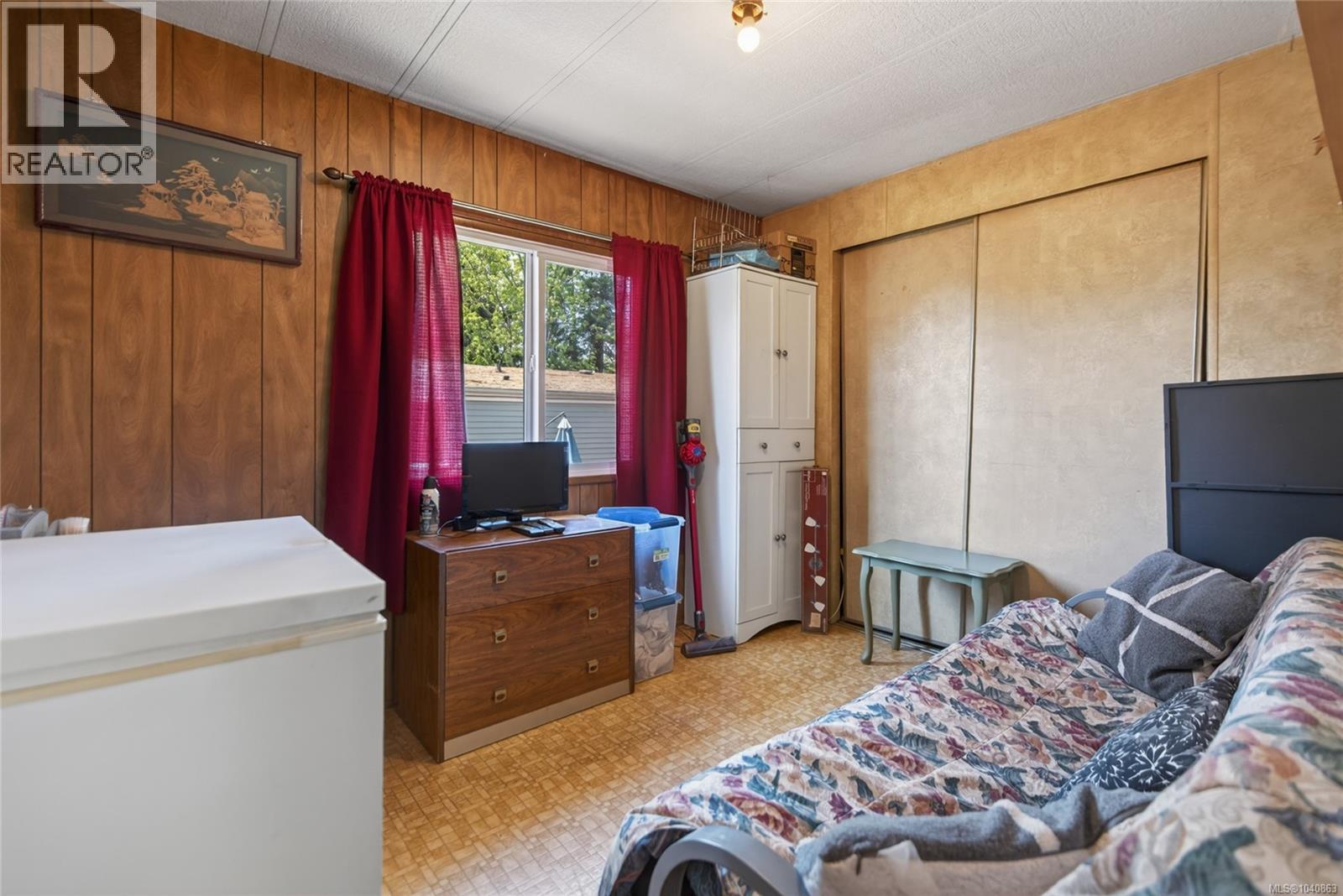 2068 4th St E - 24