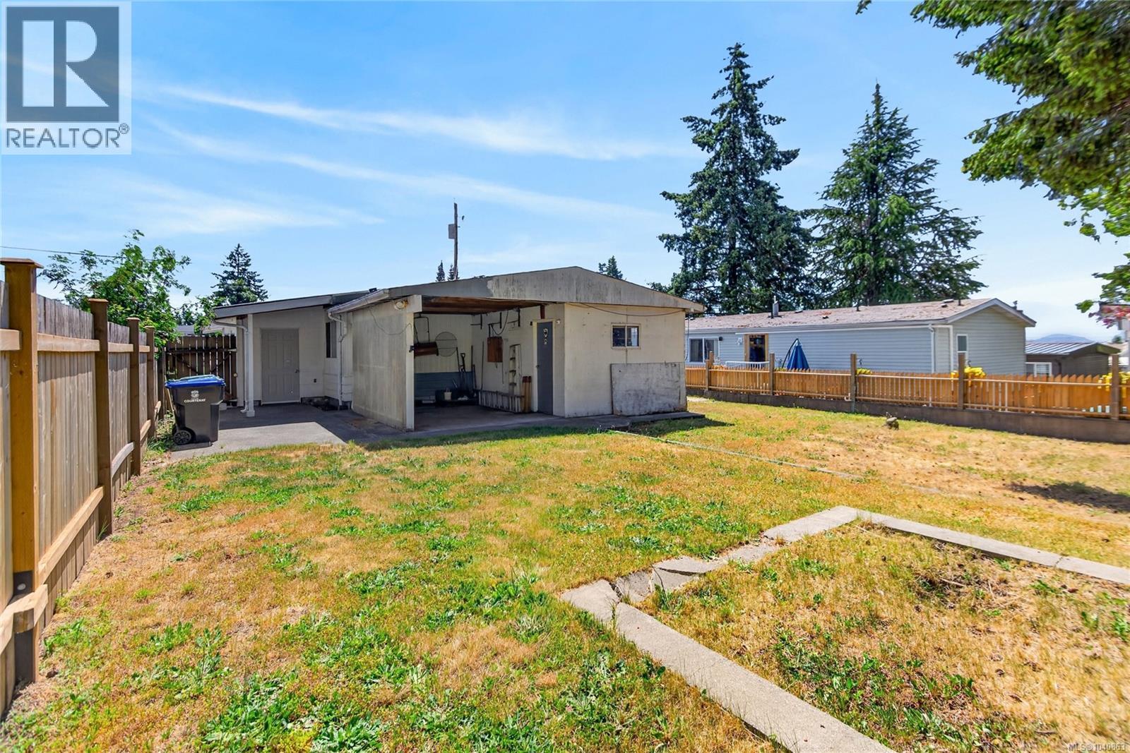 2068 4th St E - 35