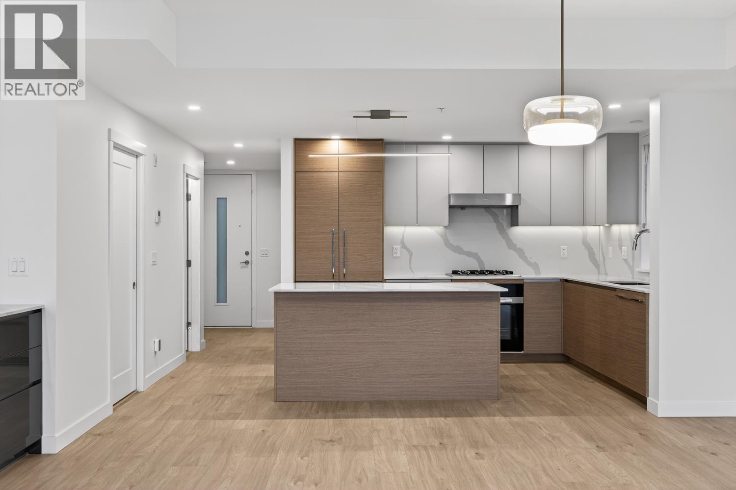 #20-10333 RIVER Drive, Richmond