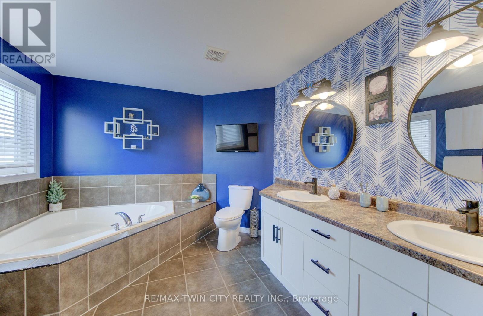 21 WEST TREE DRIVE - 19
