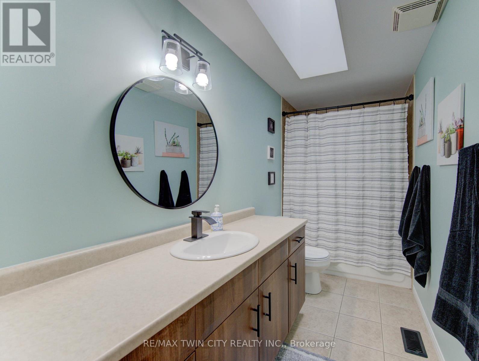 21 WEST TREE DRIVE - 21
