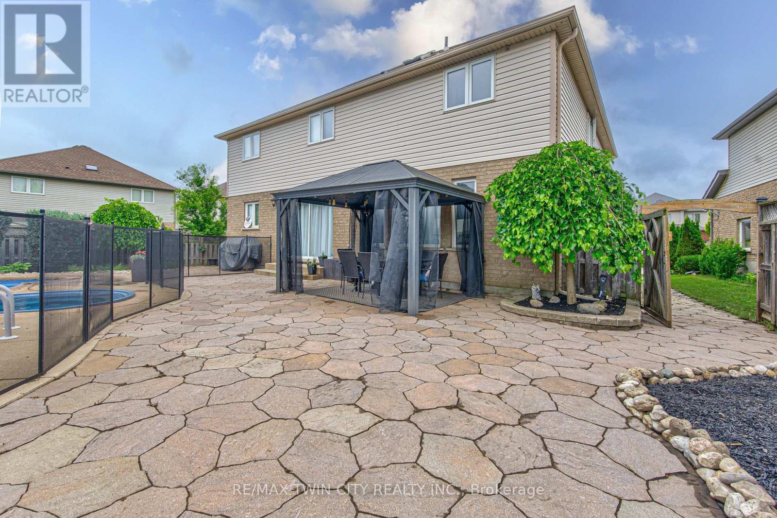 21 WEST TREE DRIVE - 36