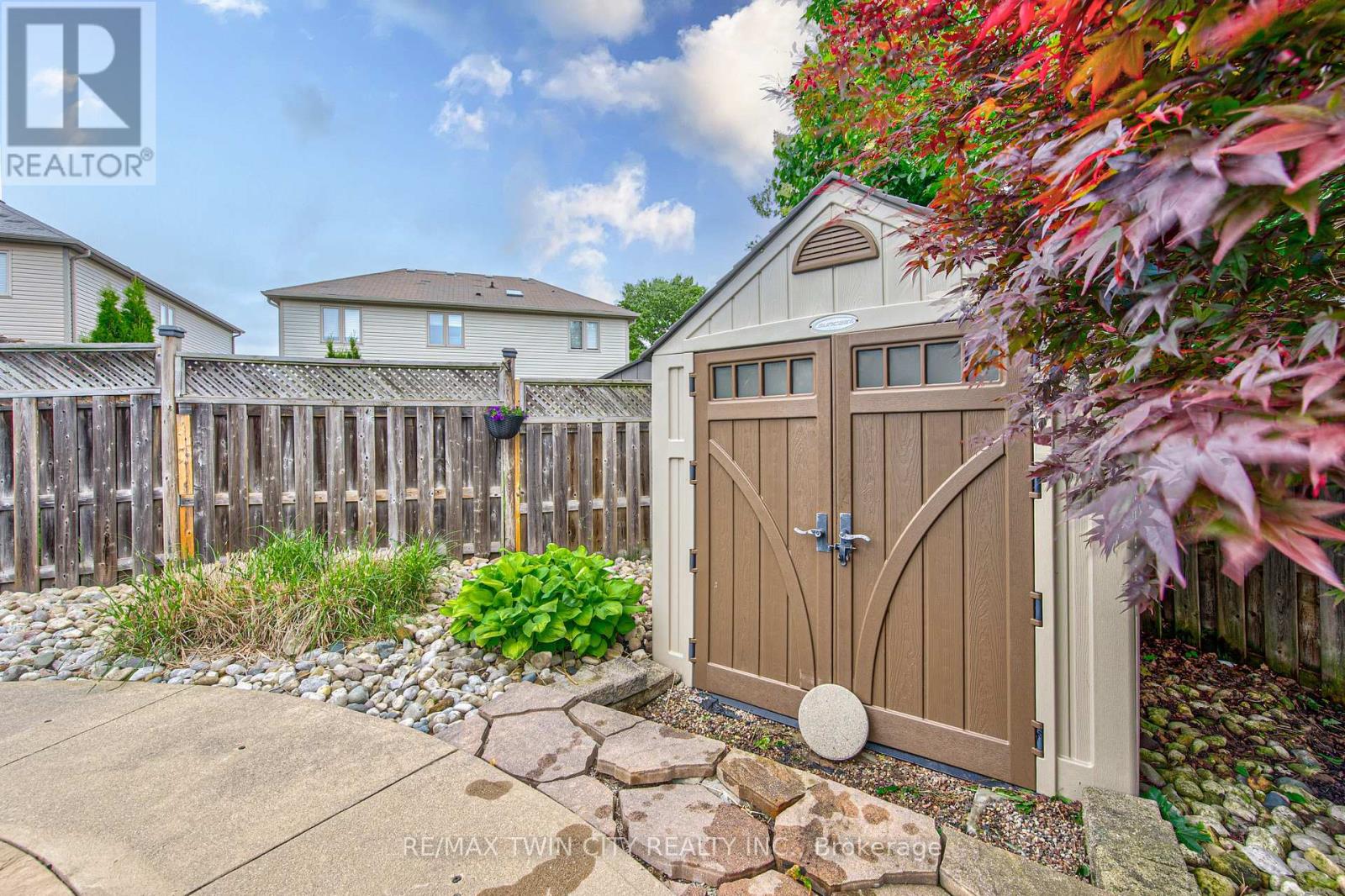 21 WEST TREE DRIVE - 39