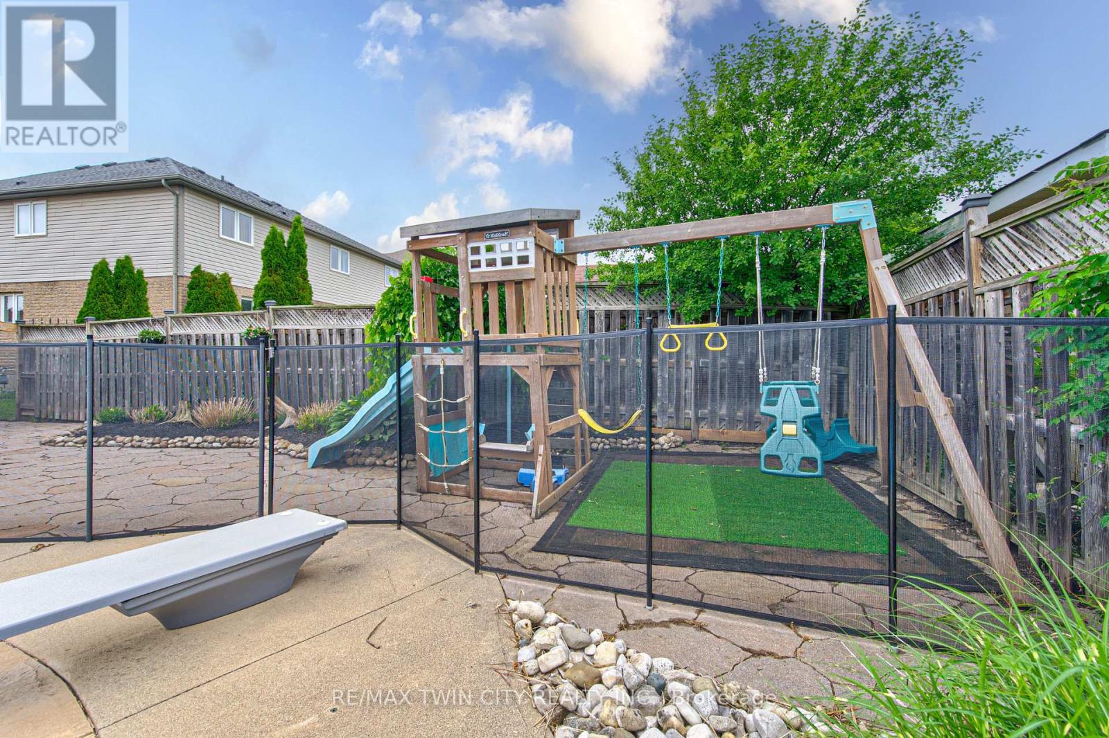 21 WEST TREE DRIVE - 41