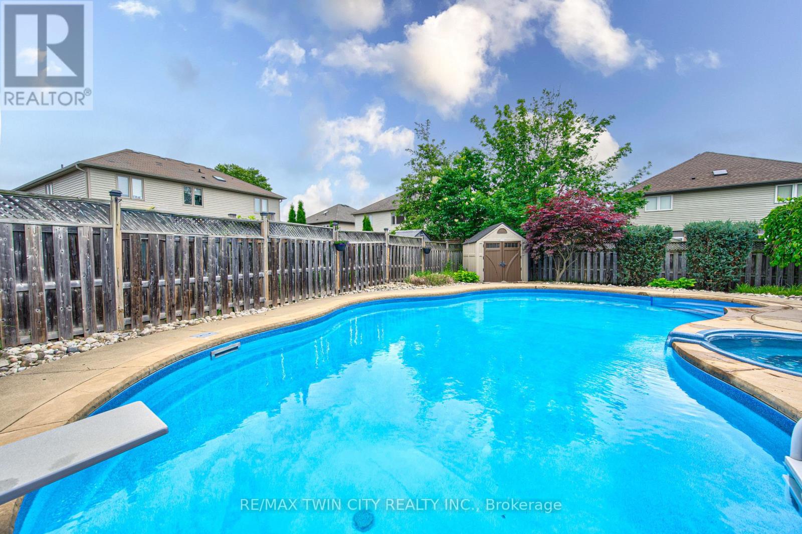 21 WEST TREE DRIVE - 43