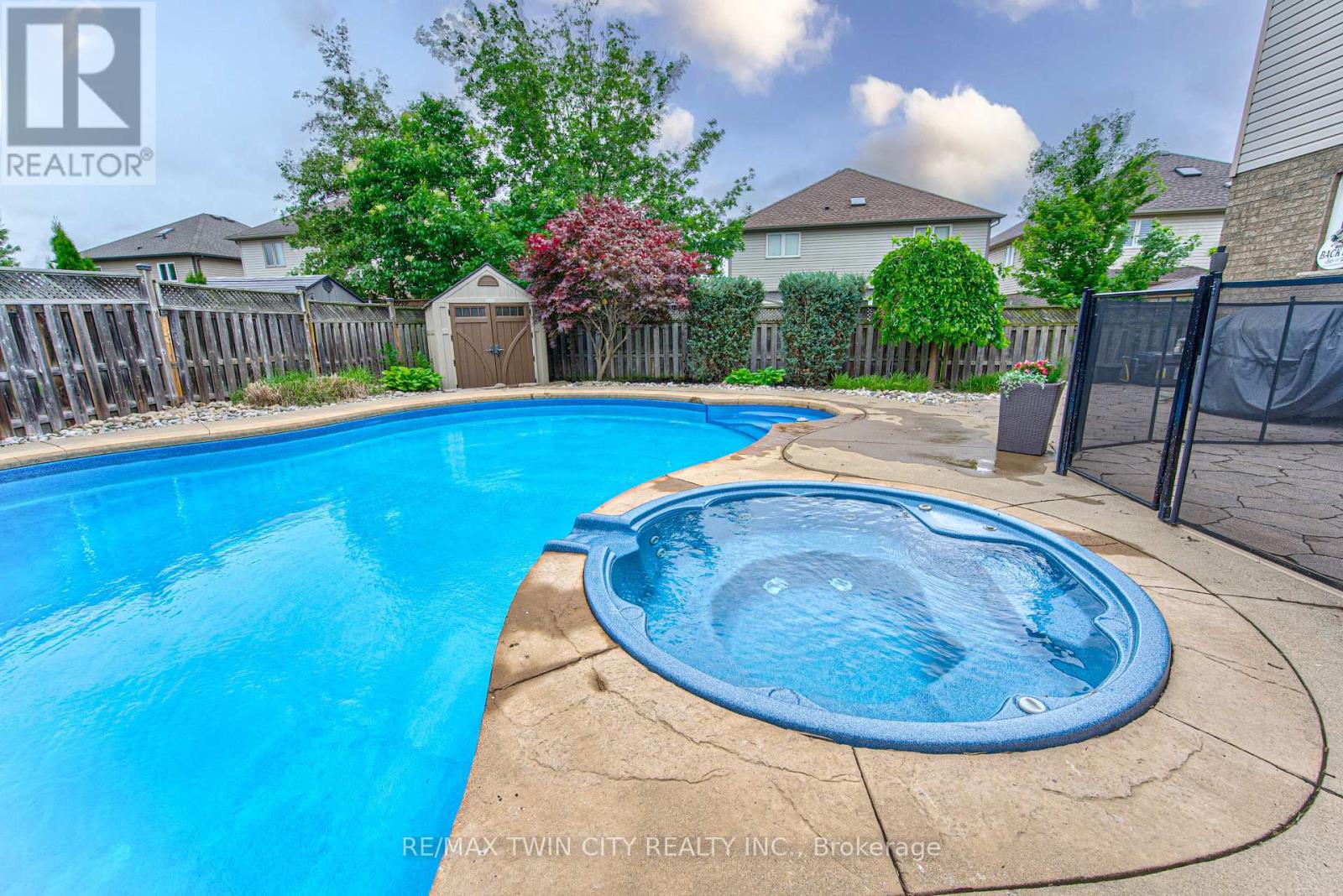 21 WEST TREE DRIVE - 44