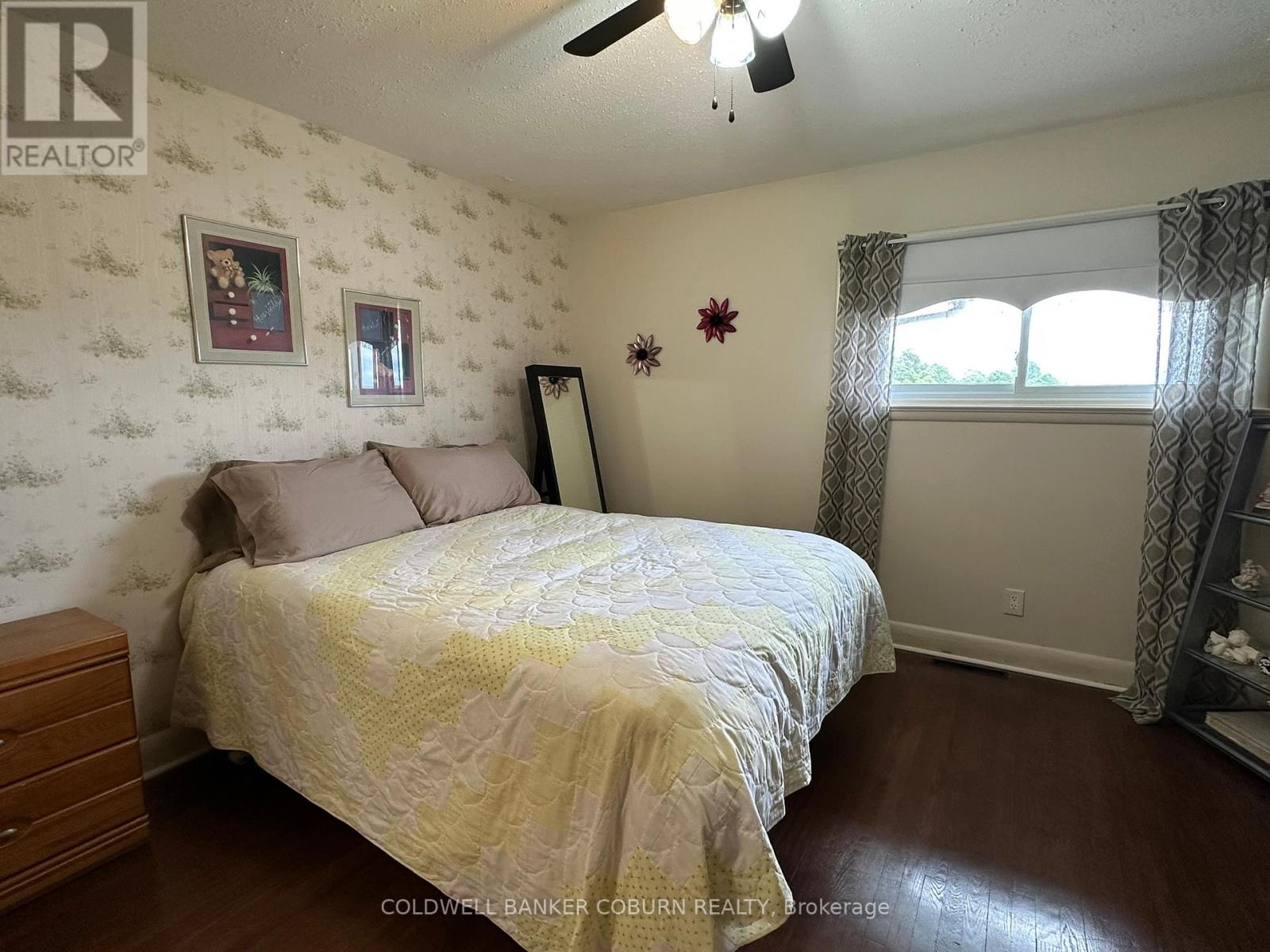 20 ELIZABETH DRIVE - 11