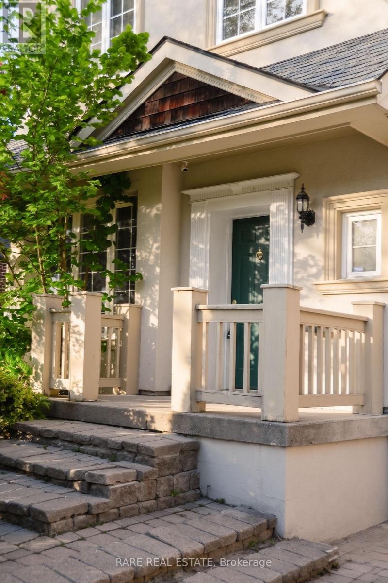 33 RED DEER AVENUE - 22