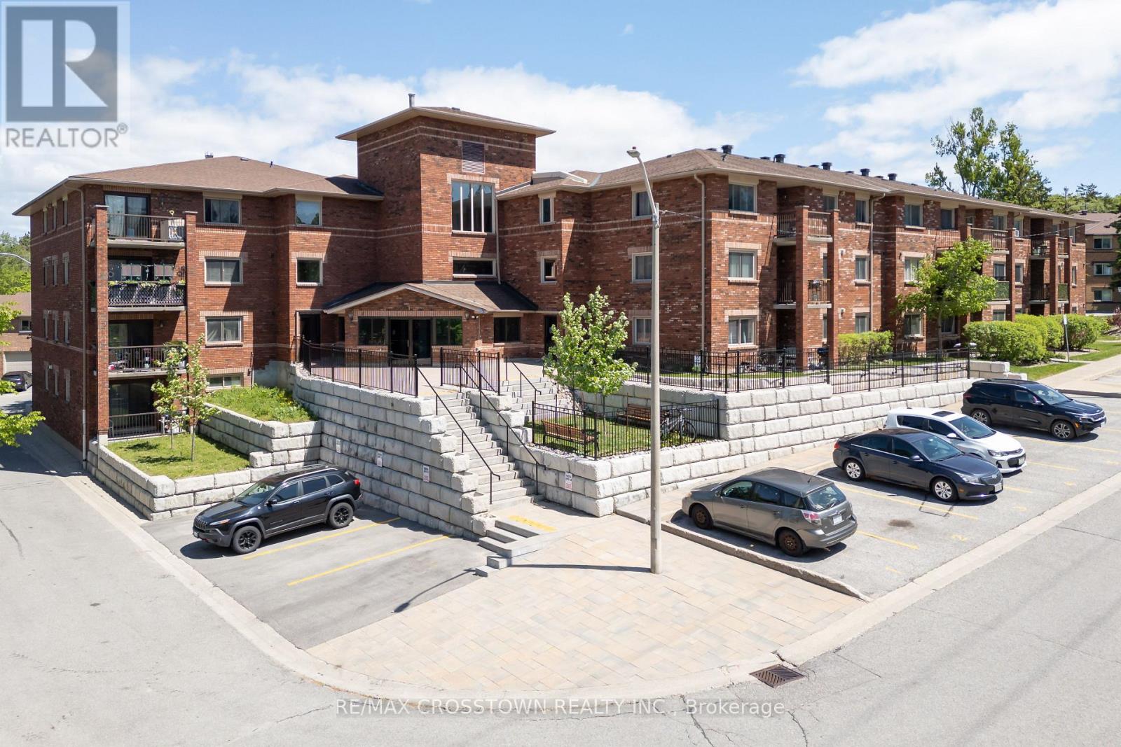 #303 1 QUAIL CRESCENT - 2