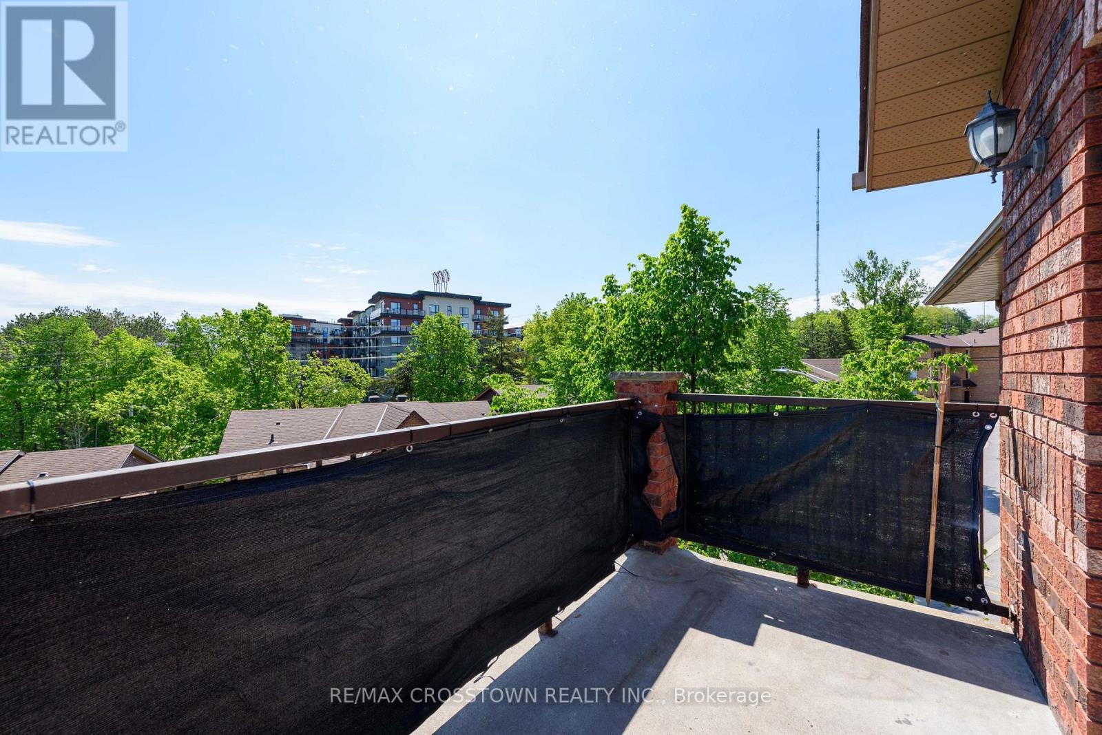 #303 1 QUAIL CRESCENT - 32