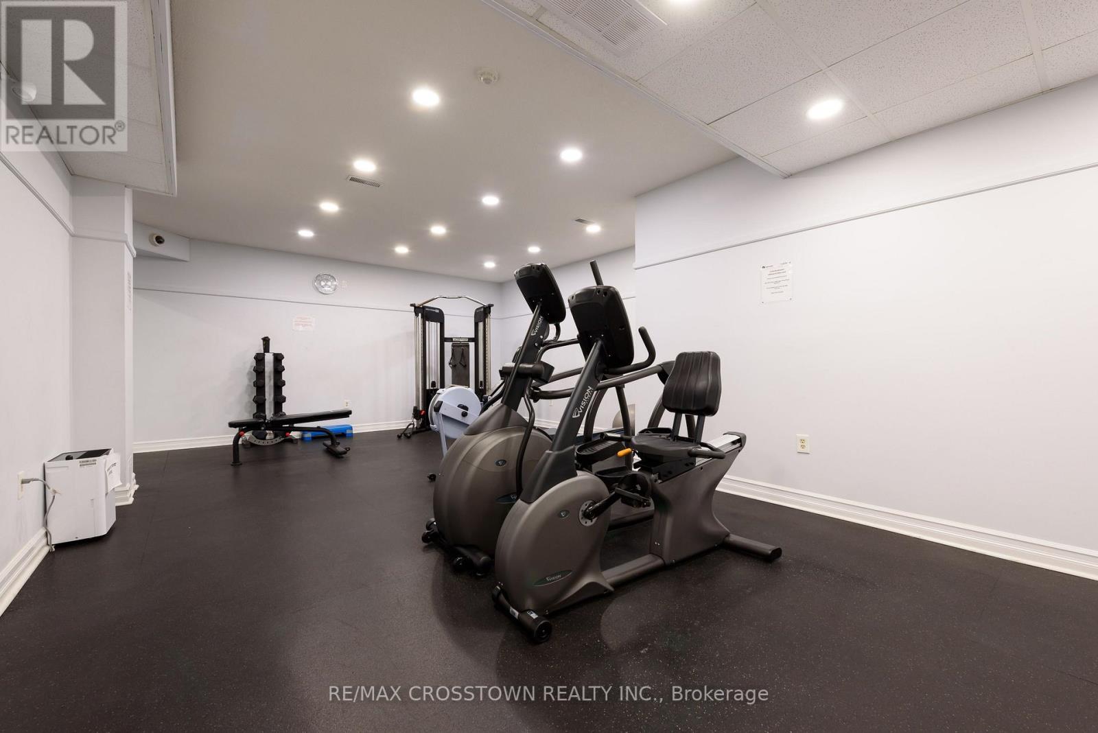 #303 1 QUAIL CRESCENT - 37