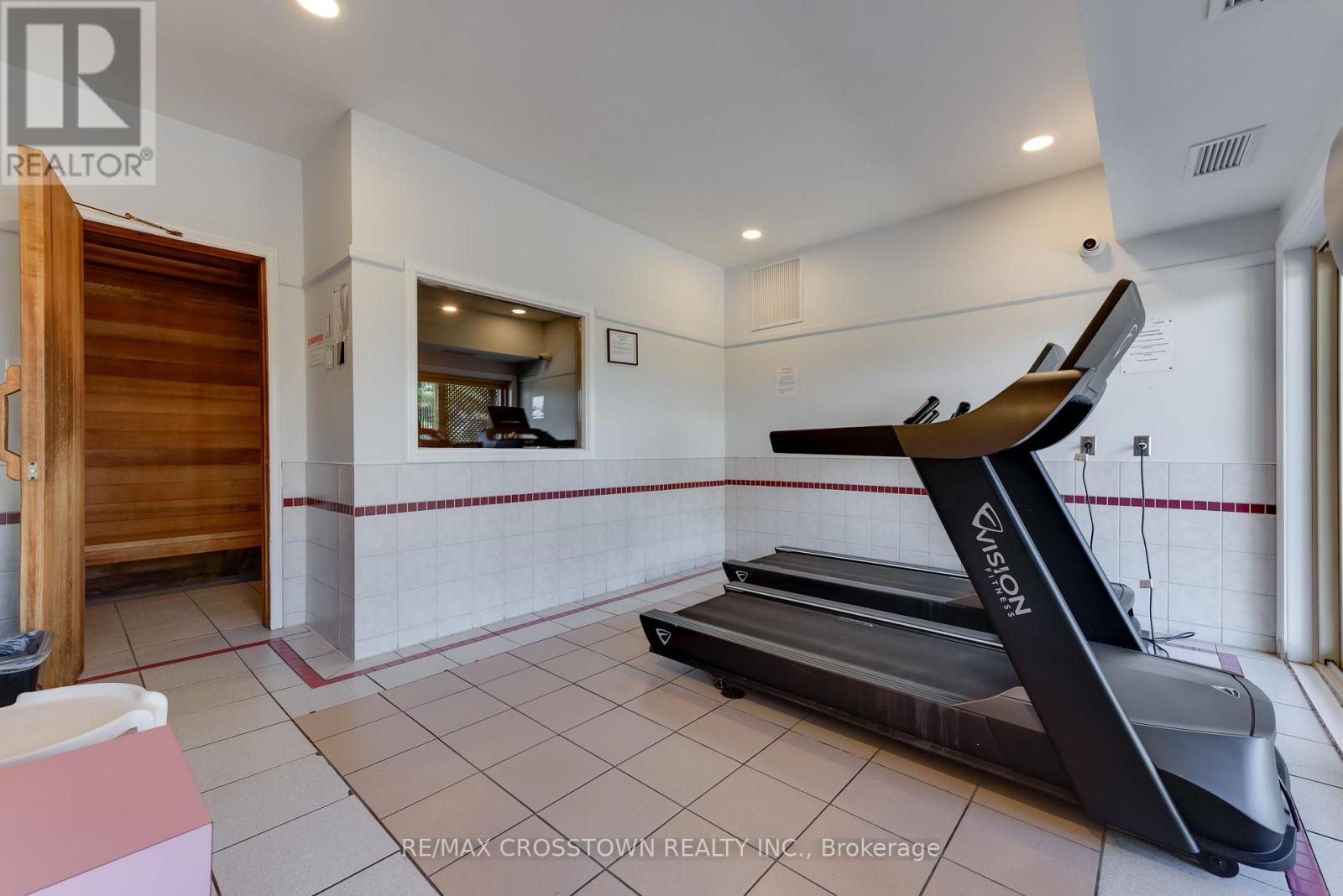 #303 1 QUAIL CRESCENT - 38