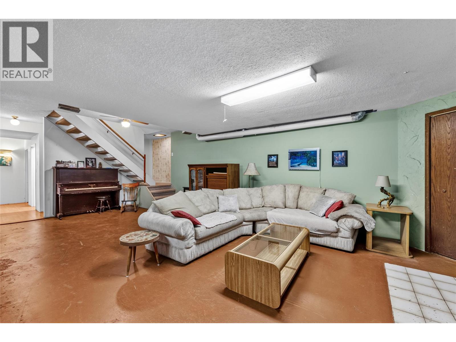6860 Watson Drive W - Image 45